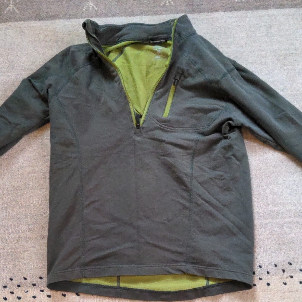 Men's Mountain Hardware Small/Medium Quarter Zip Pullover Green